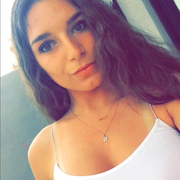 Meet your Posher, Tara - Picture 4 of 7